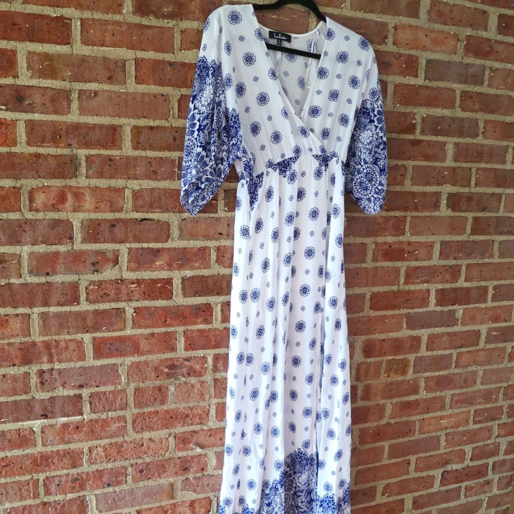 Lulu’s Paisley Blue Floral and White Maxi Dress Size Small